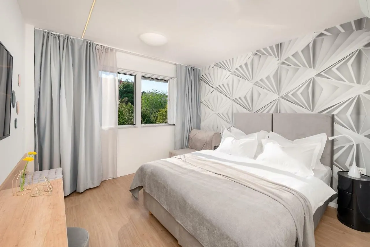 Alojamento de Acomodação e Pequeno-almoço Skaline Luxury Rooms Split