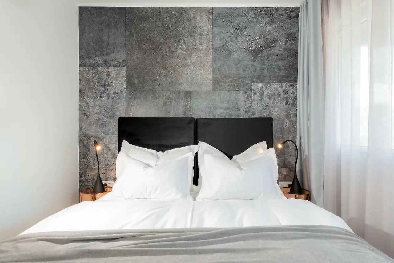 Skaline Luxury Rooms Split 4*,