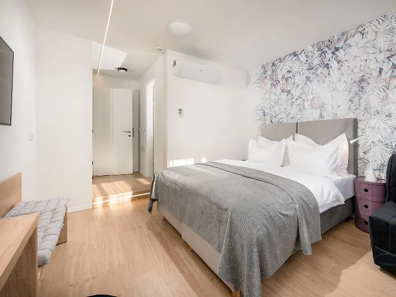 **** Alojamento de Acomodação e Pequeno-almoço Skaline Luxury Rooms Split Croácia
