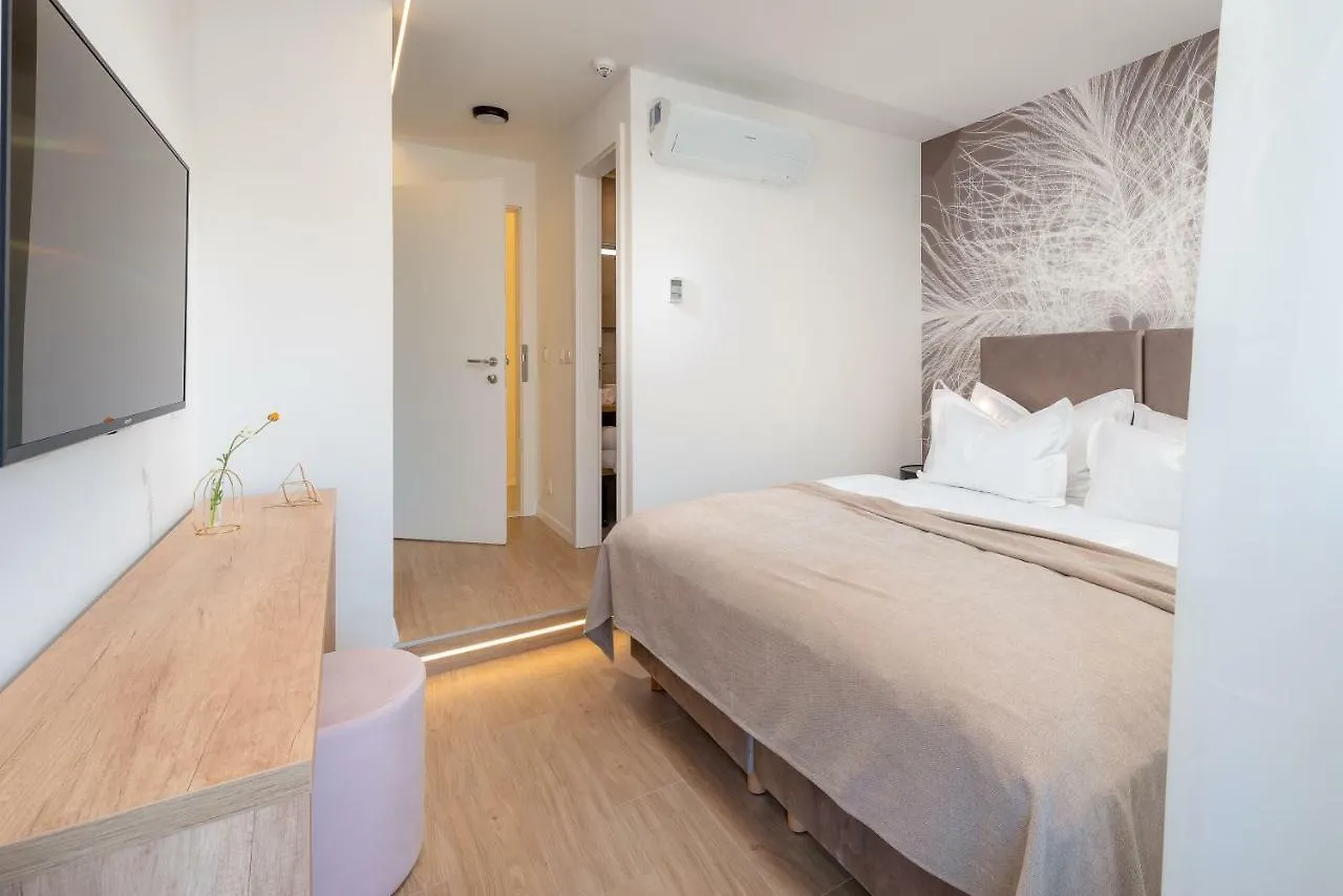 Skaline Luxury Rooms Split 4*,
